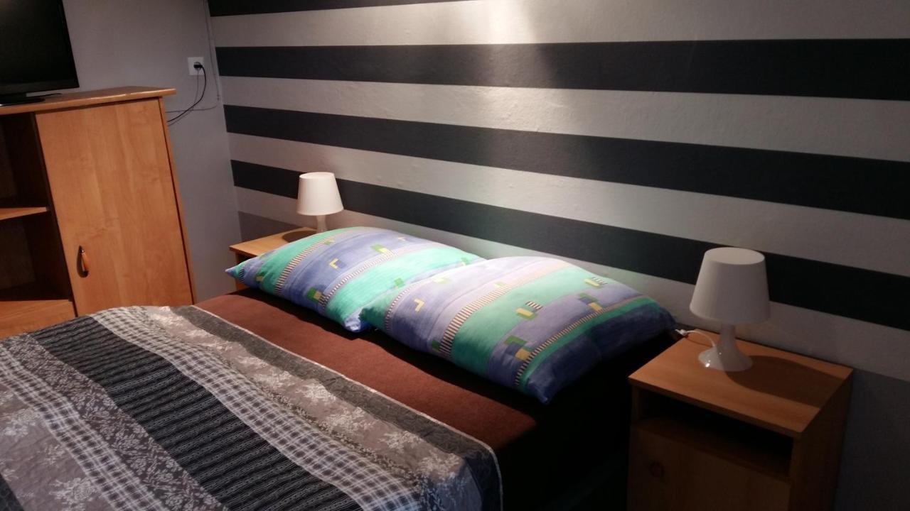 Pensjonat I Restauracja U Zdzicha Rowy  Esterno foto
