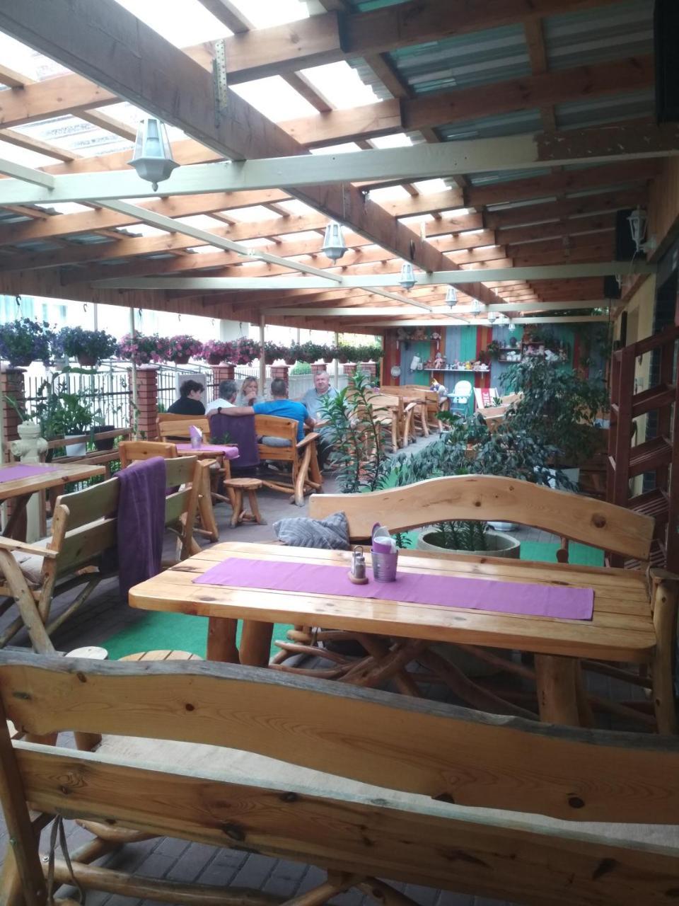 Pensjonat I Restauracja U Zdzicha Rowy  Esterno foto